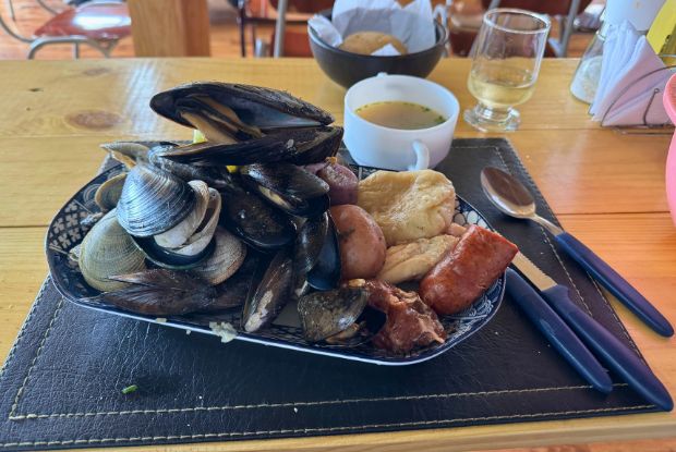 curanto - Ancud Chiloé Island